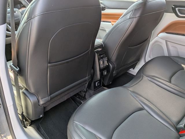 Used 2023 Jeep Compass Limited image 25