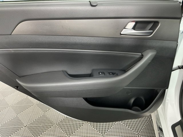 Used 2017 Hyundai Sonata Limited 2.0T FWD image 9