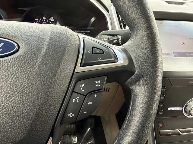 Used 2020 Ford Edge Titanium image 23