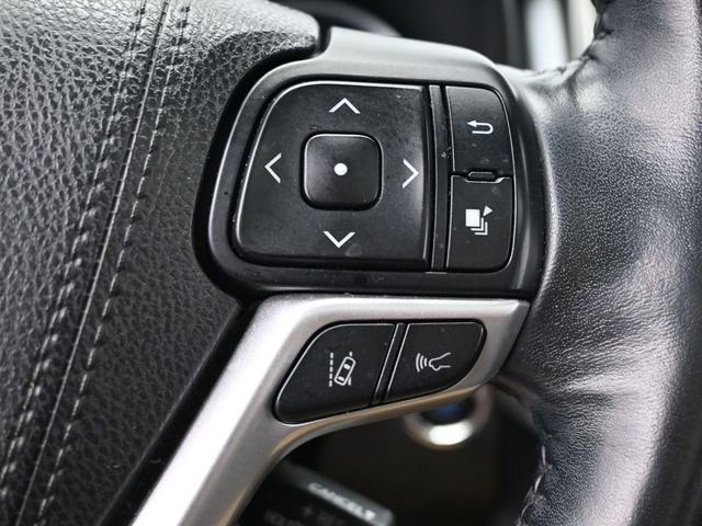 Used 2017 Toyota Highlander Limited Platinum image 18