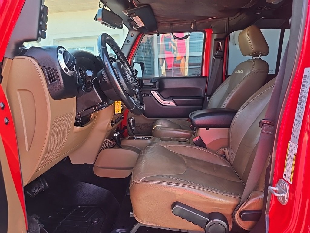 Used 2015 Jeep Wrangler Unlimited Sahara w/ Max Tow Package image 13