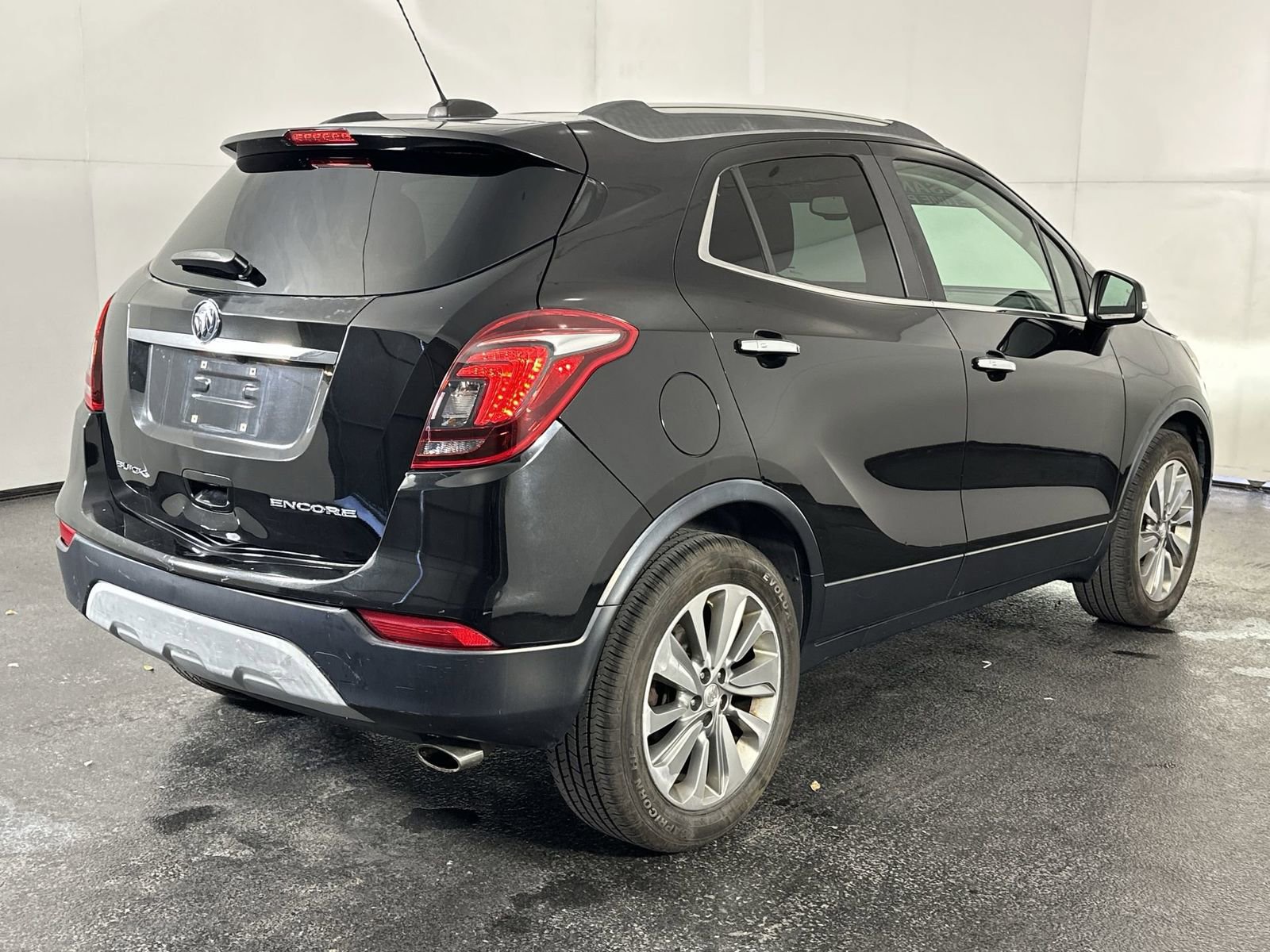 Used 2017 Buick Encore Essence image 8