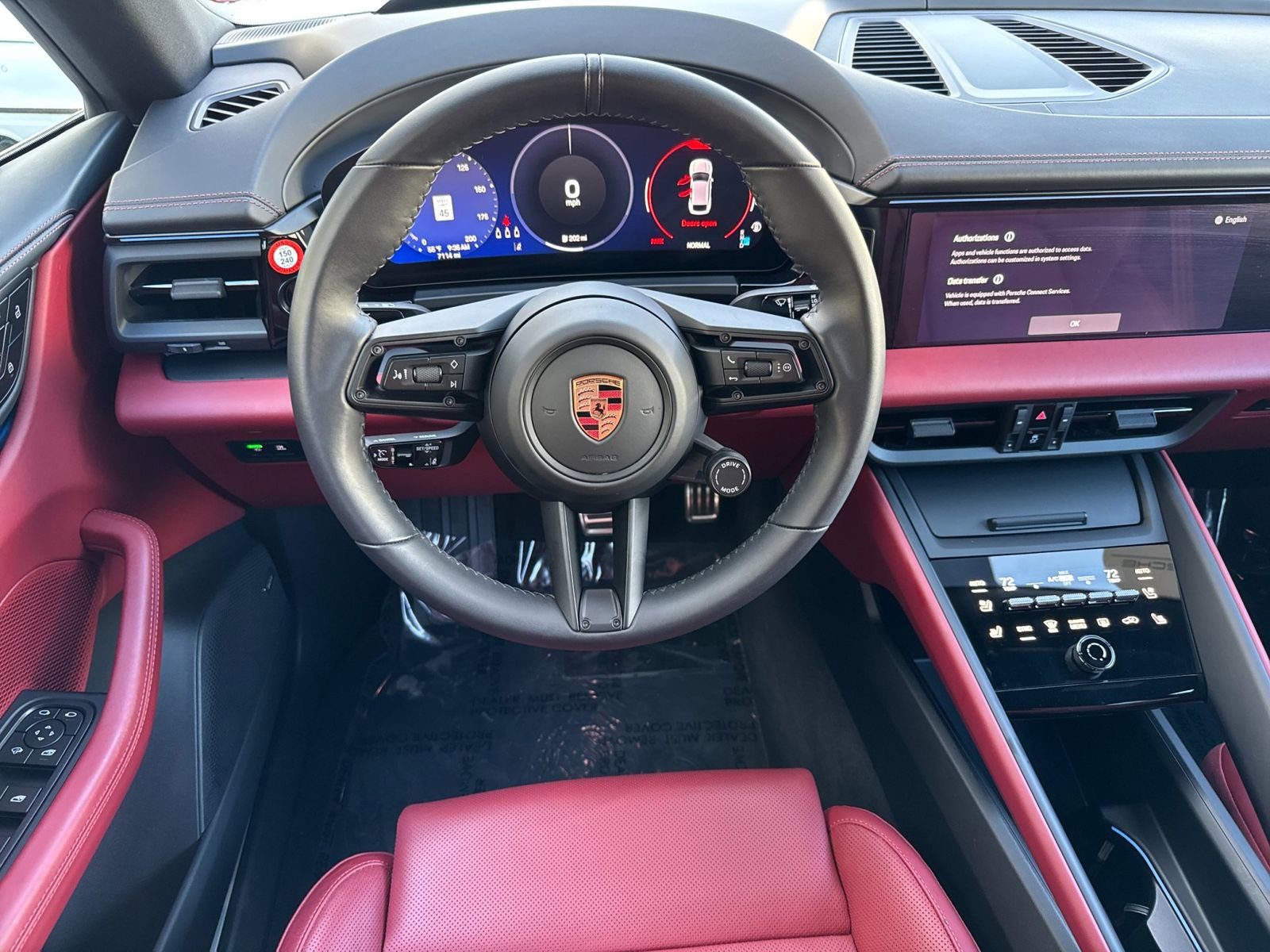 Certified 2025 Porsche Macan Electric image 16