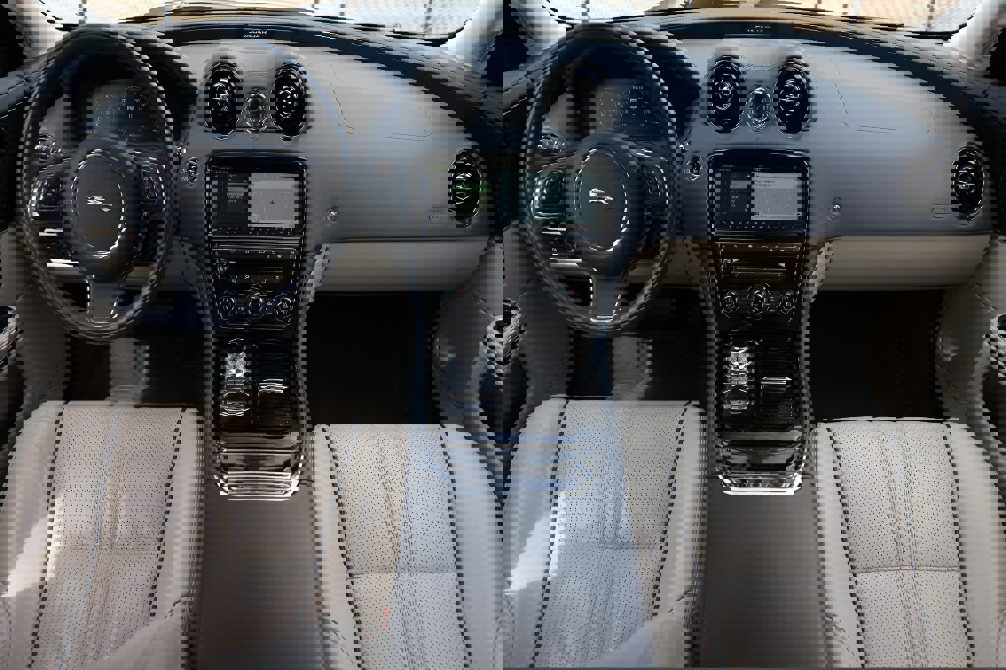 Used 2019 Jaguar XJ R-Sport image 2