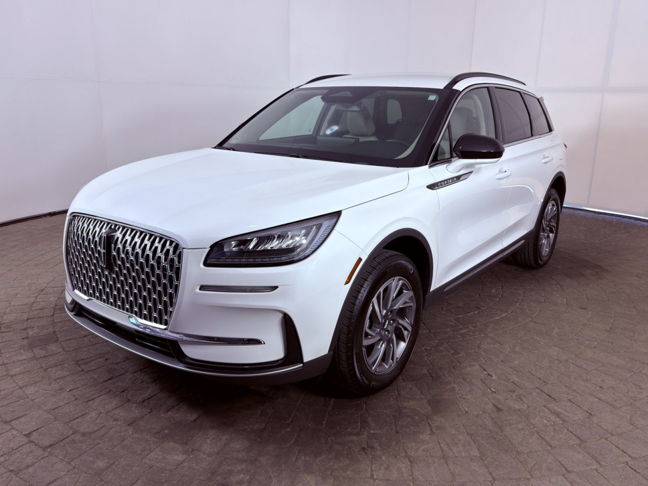 Used 2026 Lincoln Corsair Premiere AWD/4WD image 4