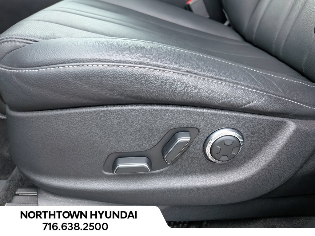Used 2025 Genesis GV80 2.5T Standard AWD/4WD image 36