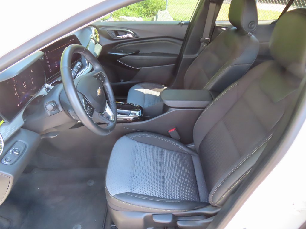 Used 2024 Chevrolet Trax LT w/ Driver Confidence Package image 21