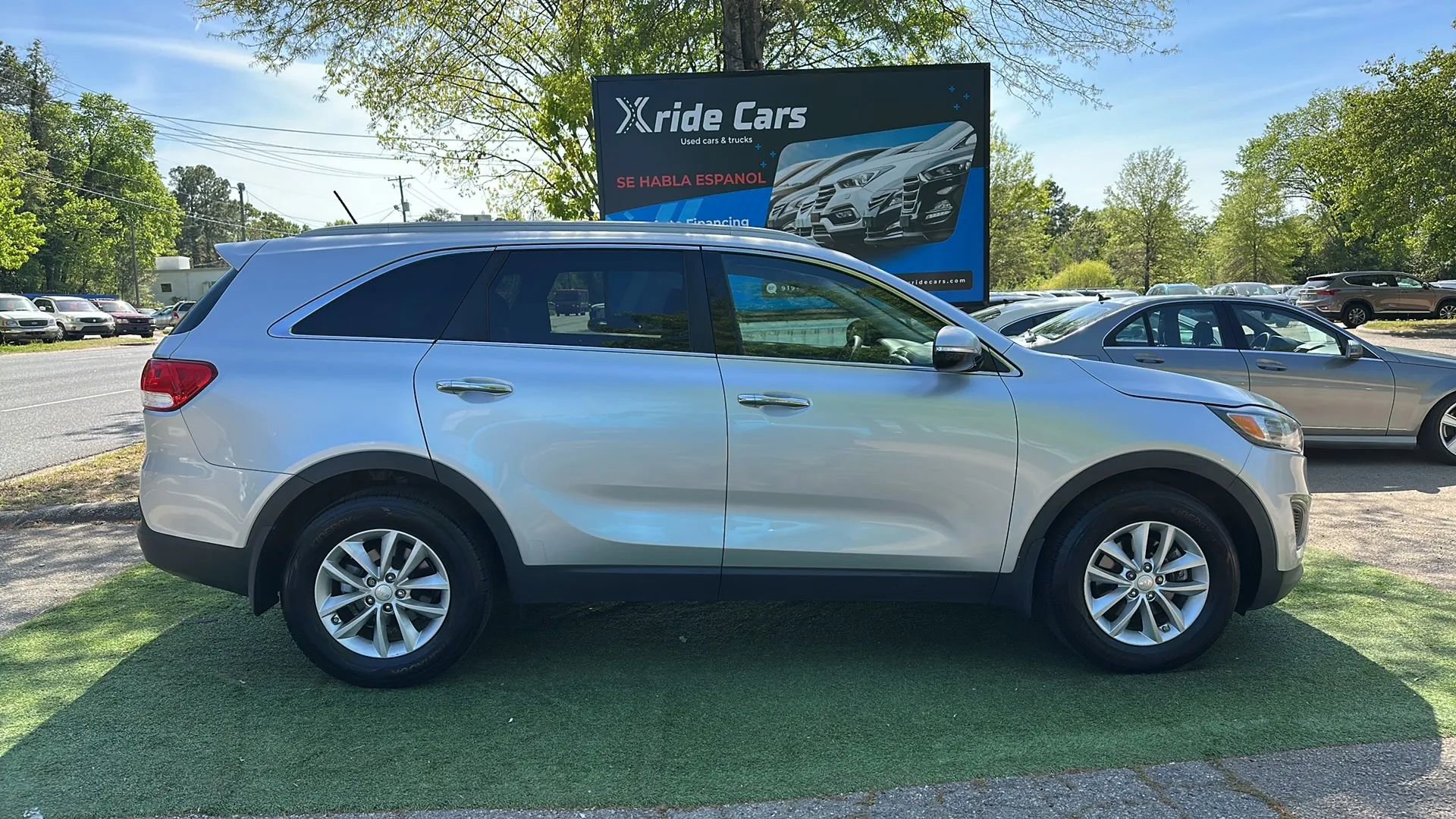 Used 2016 Kia Sorento LX image 8
