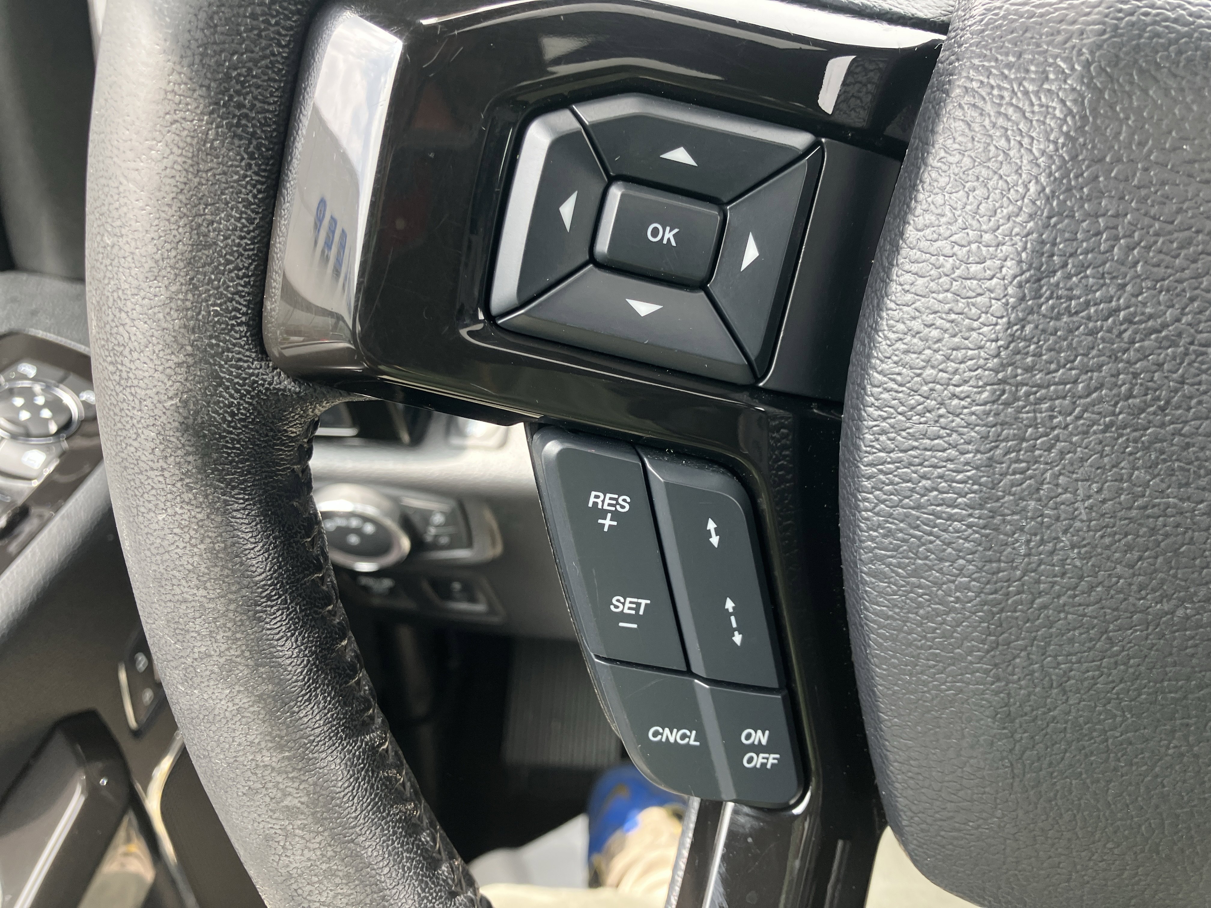 Used 2019 Ford F150 Lariat w/ Equipment Group 502A Luxury AWD/4WD image 23