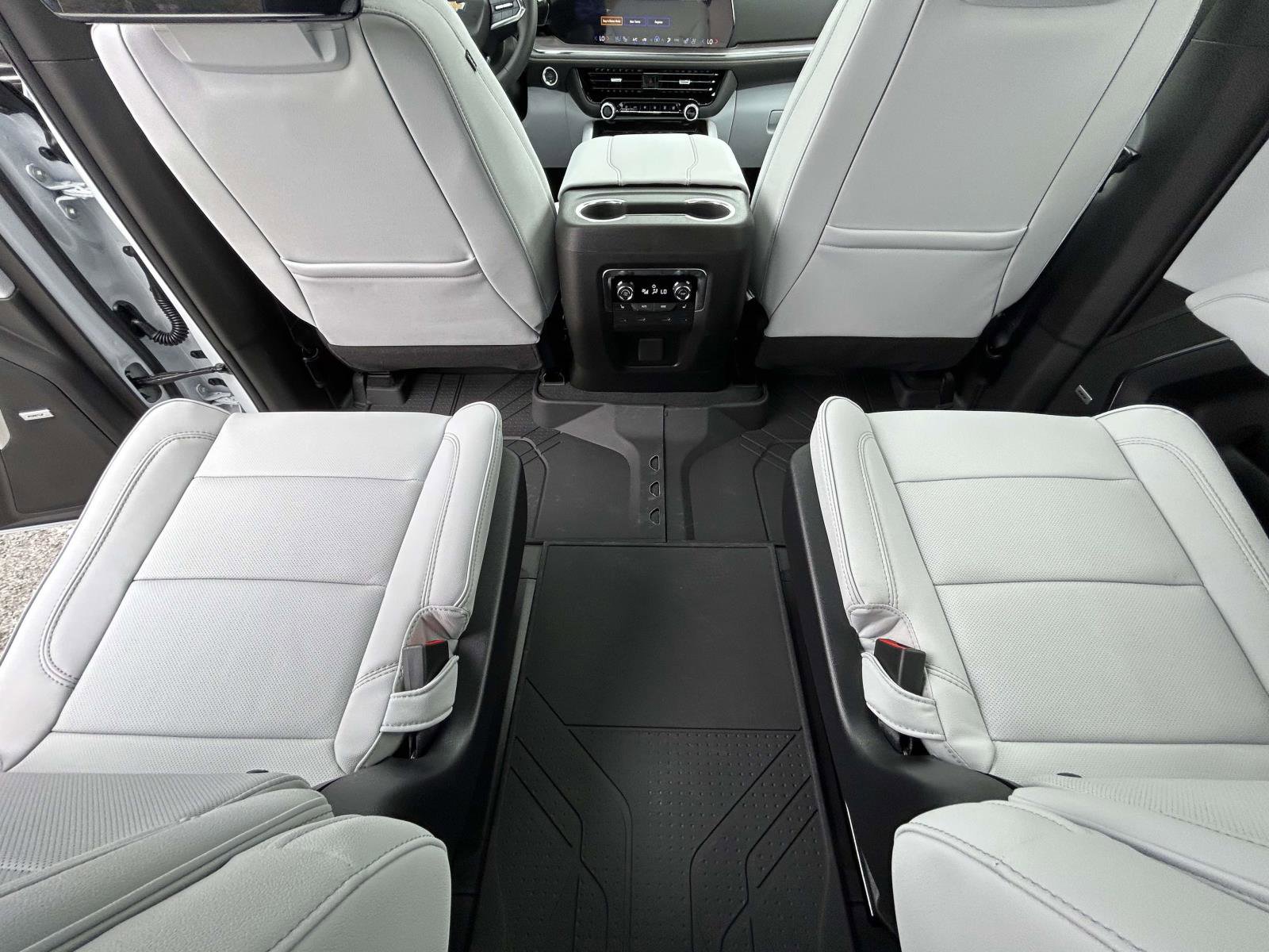 New 2026 Chevrolet Suburban Premier AWD/4WD image 15
