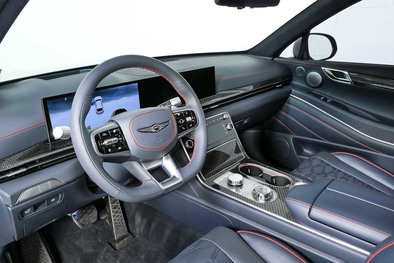 Used 2025 Genesis GV80 3.5T e-SC AWD/4WD image 4