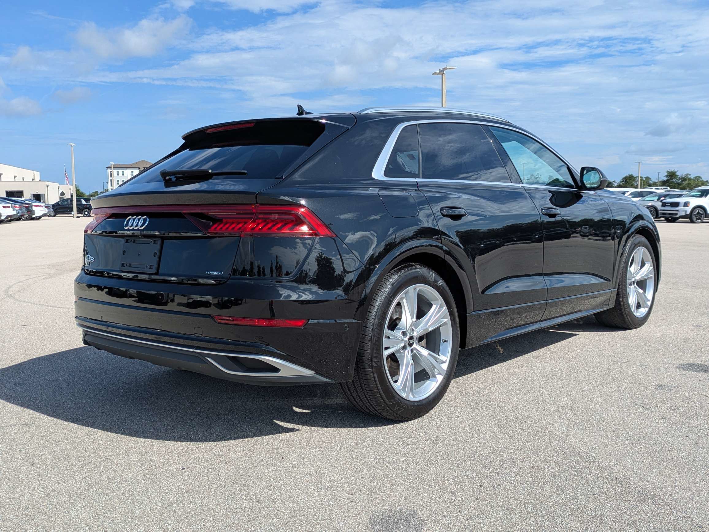 Used 2023 Audi Q8 Prestige AWD/4WD image 5
