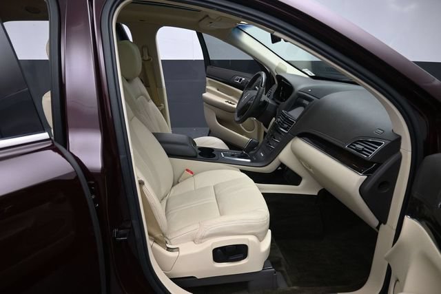 Certified 2019 Lincoln MKT AWD image 31