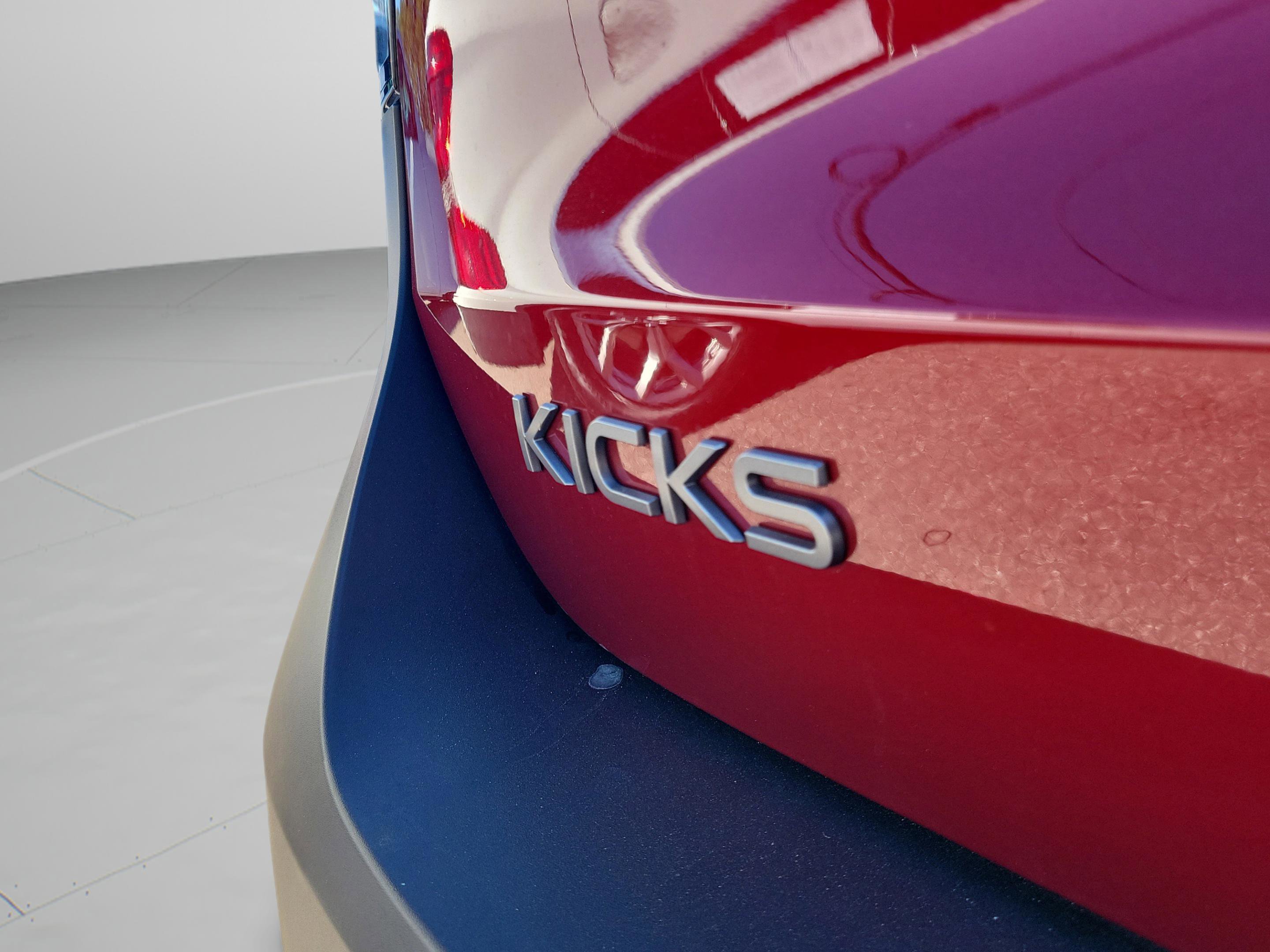 Certified 2025 Nissan Kicks SV image 8