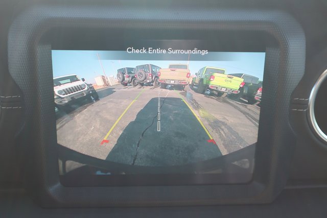 Used 2022 Jeep Wrangler Unlimited Sahara w/ Cold Weather Group image 11