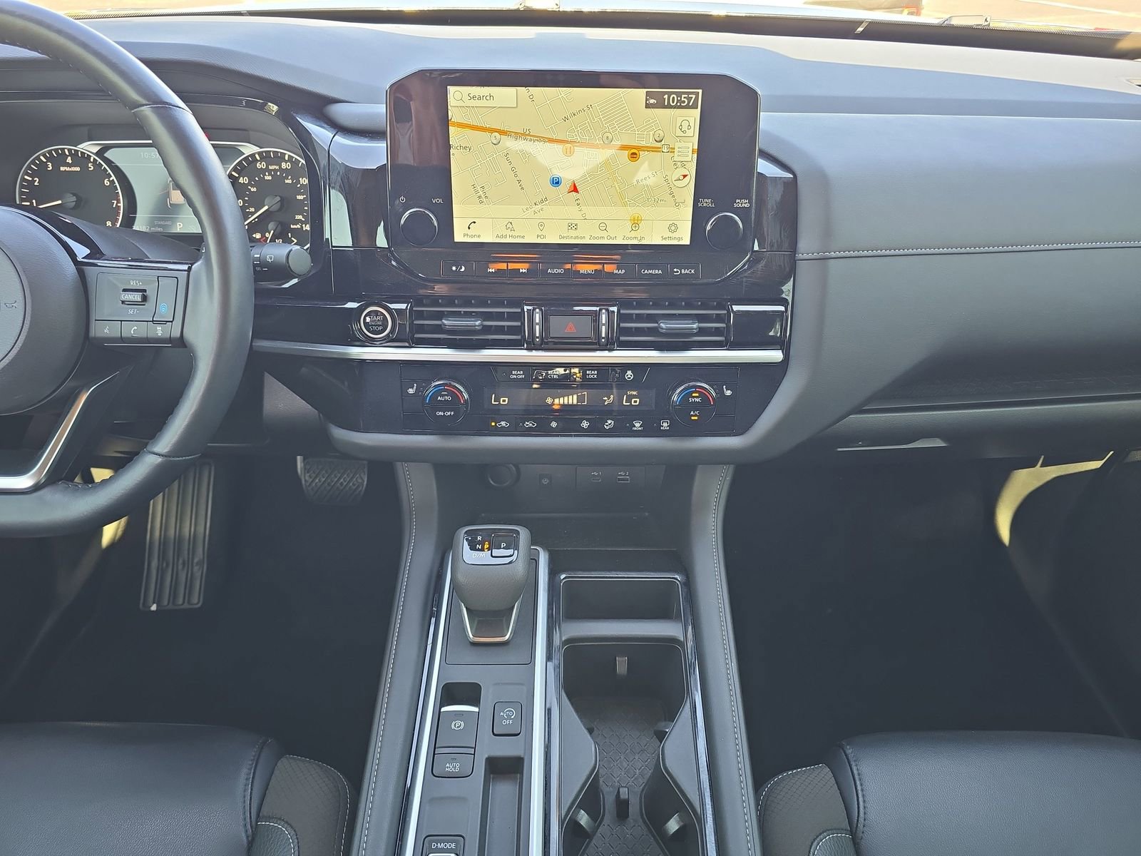 Used 2024 Nissan Pathfinder SL w/ SL Premium Package image 11