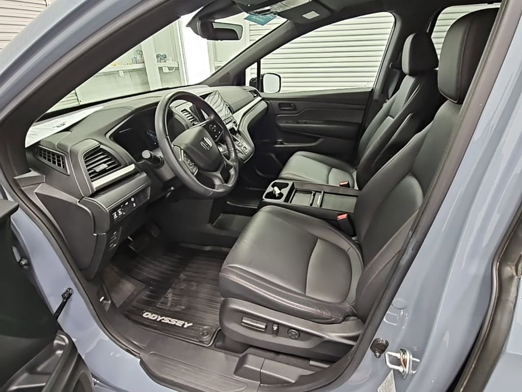 Used 2023 Honda Odyssey Sport image 11