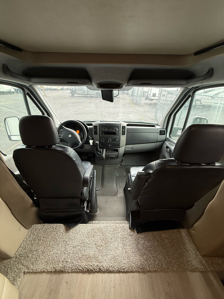 Used 2008 Dodge Sprinter 3500 image 10