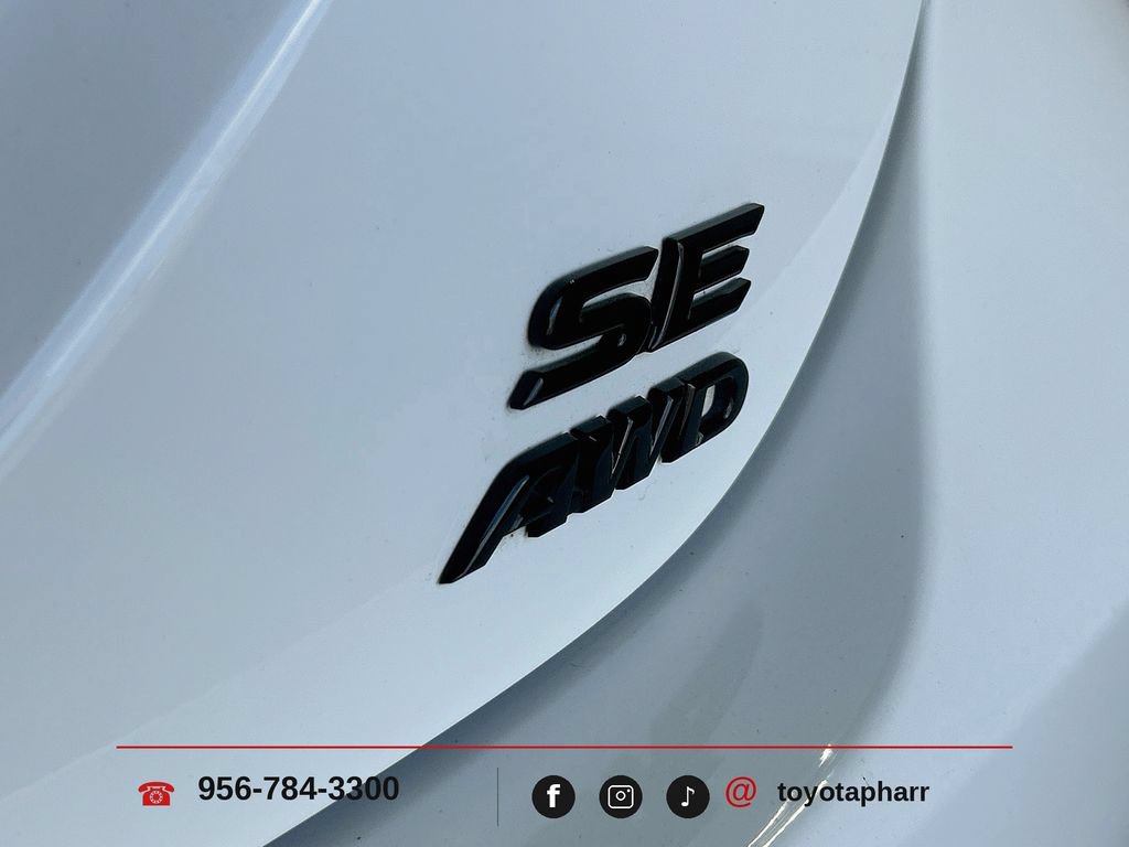 Used 2024 Toyota Camry SE AWD/4WD image 17