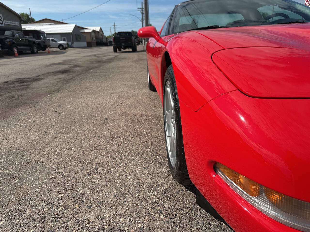 Used 1997 Chevrolet Corvette Coupe w/ Performance Handling Pkg RWD image 28