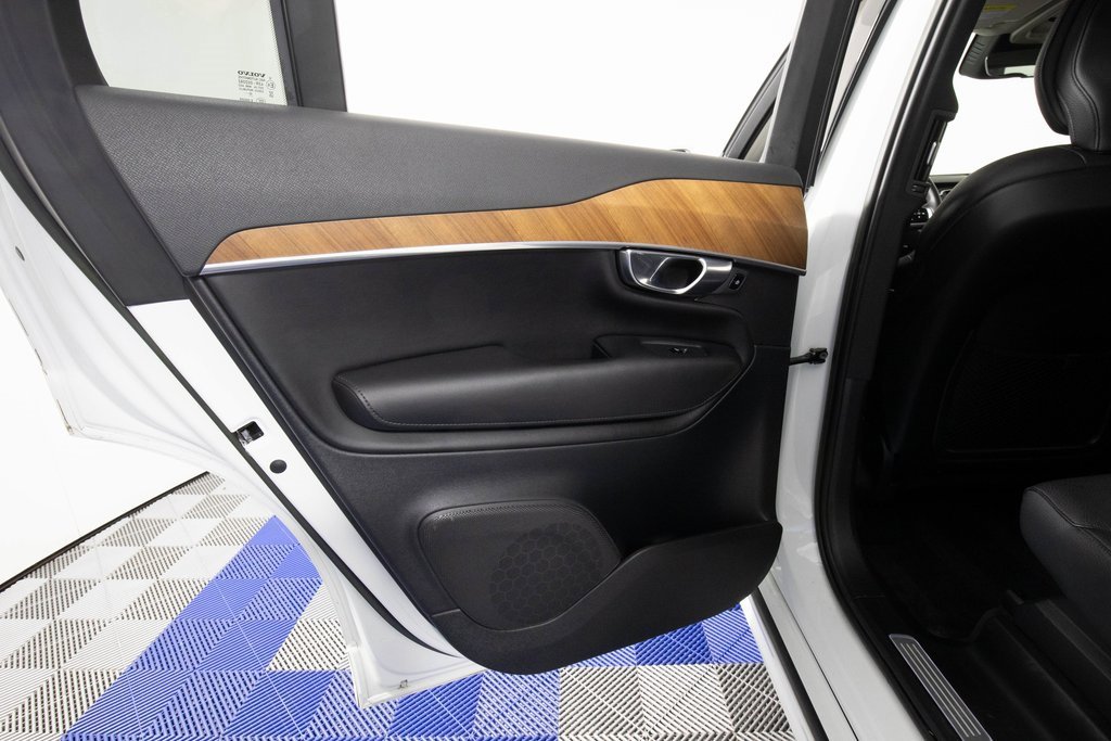 Used 2023 Volvo XC90 B6 Plus w/ Protection Package Premier image 12