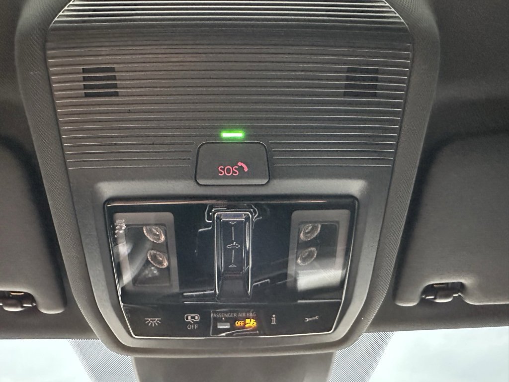 Used 2024 Volkswagen Golf R image 27