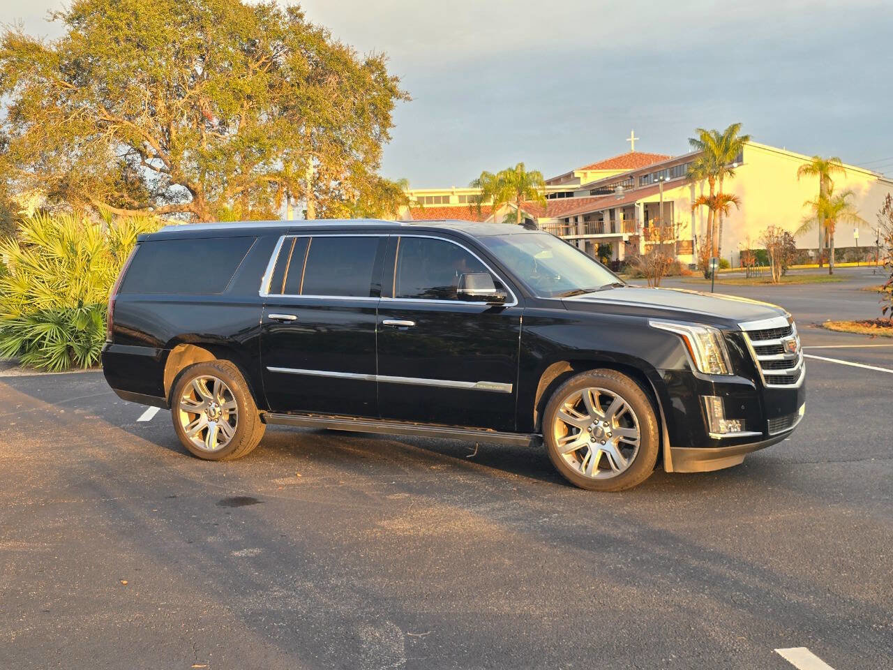 Used 2015 Cadillac Escalade ESV Premium image 17