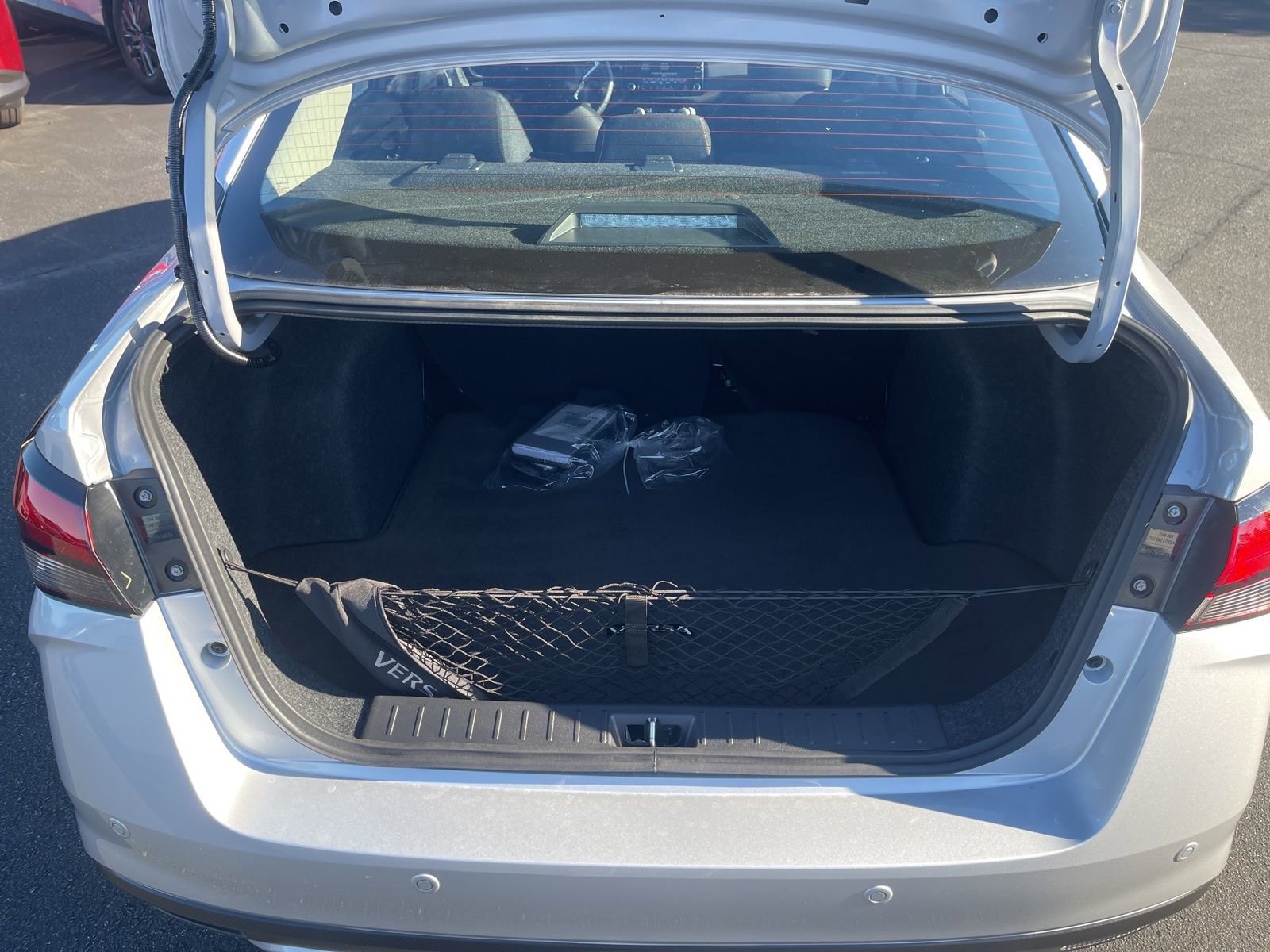 New 2025 Nissan Versa SR w/ Trunk Package image 11