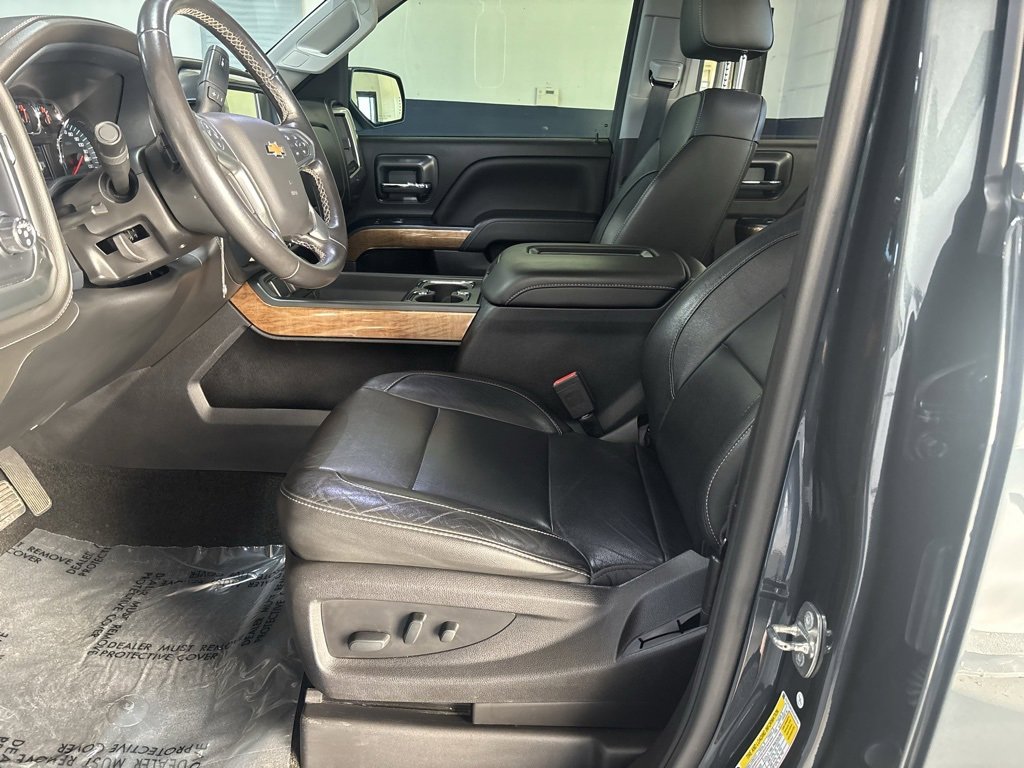 Used 2018 Chevrolet Silverado 1500 LTZ image 28