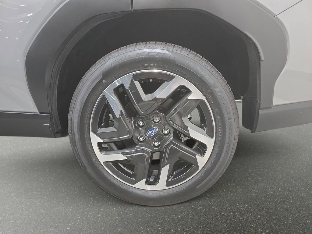 Used 2025 Subaru Forester Premium image 30