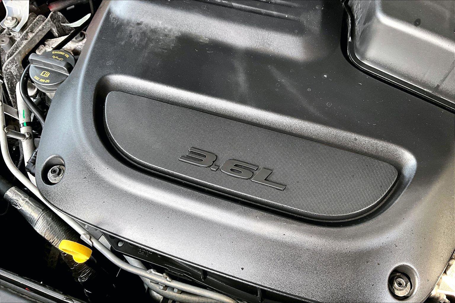 Used 2023 Chrysler Pacifica Touring-L image 36