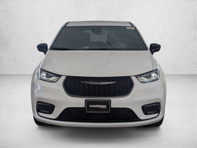 New 2026 Chrysler Pacifica Select image 6