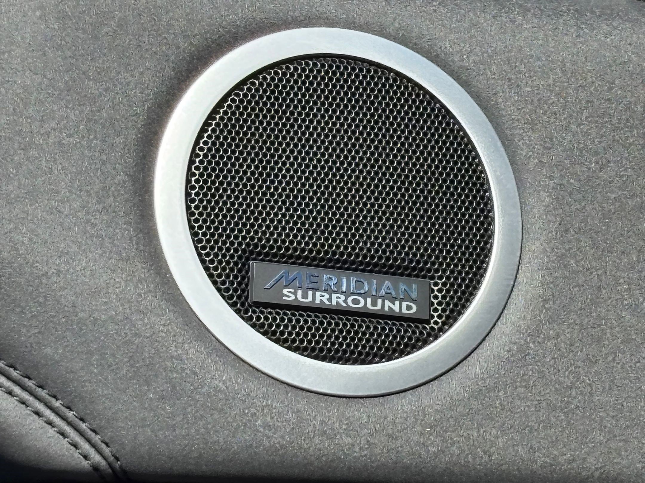 Used 2017 Land Rover Discovery HSE image 15