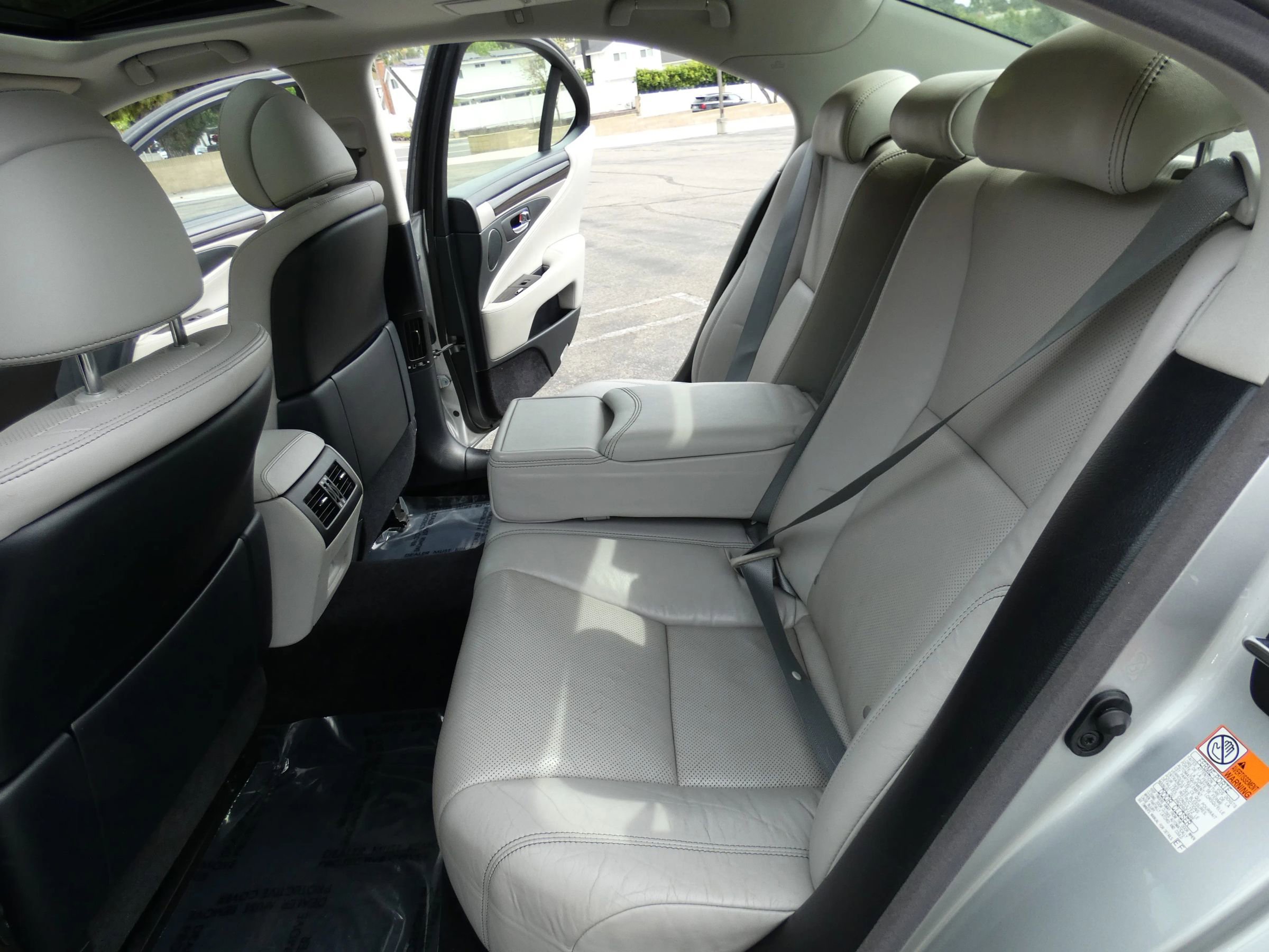 Used 2016 Lexus LS 460 w/ Comfort Package image 52