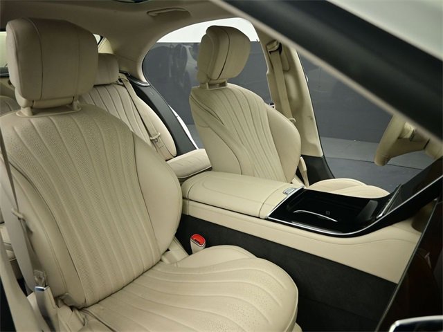Used 2022 Mercedes-Benz S 580 4MATIC Sedan w/ Rear Seat Package image 34