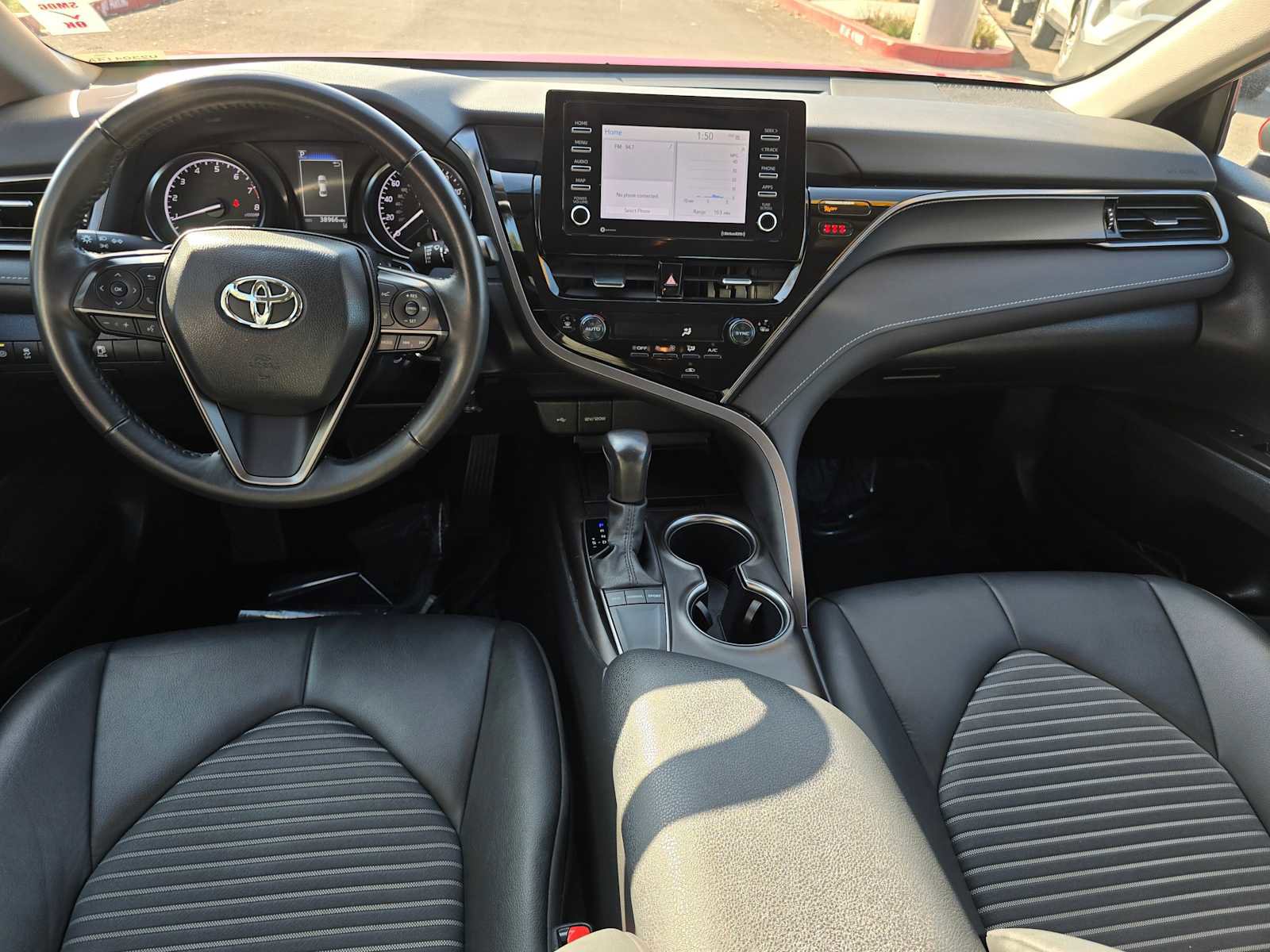 Used 2024 Toyota Camry SE image 18
