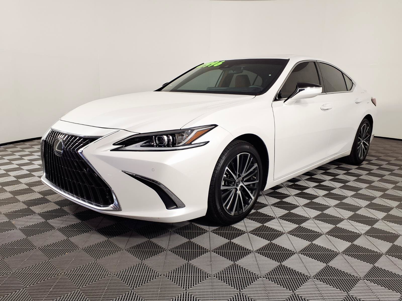 Used 2025 Lexus ES 300h w/ Premium Package FWD image 1