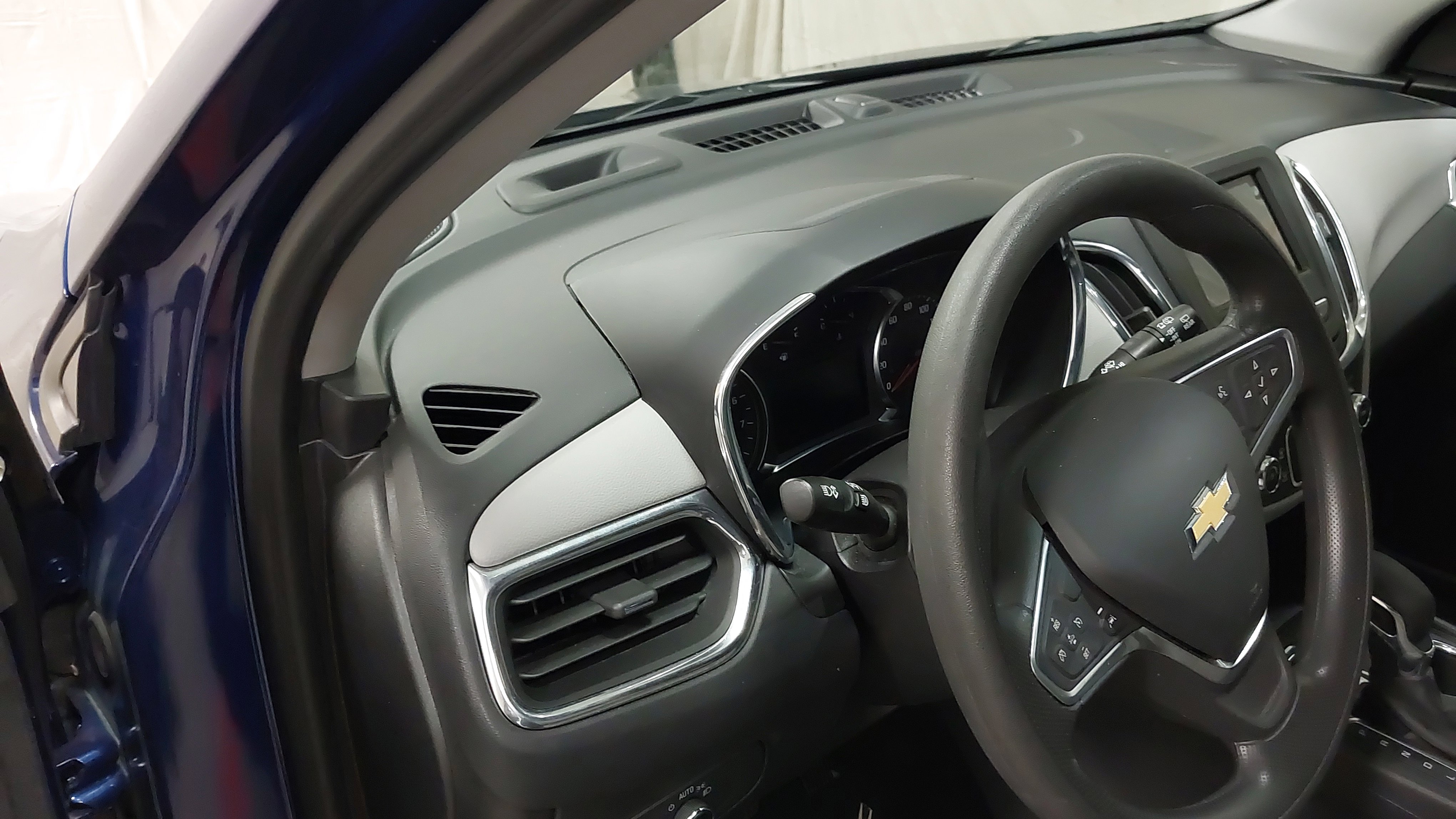 Used 2023 Chevrolet Equinox LS w/ LS Convenience Package image 17