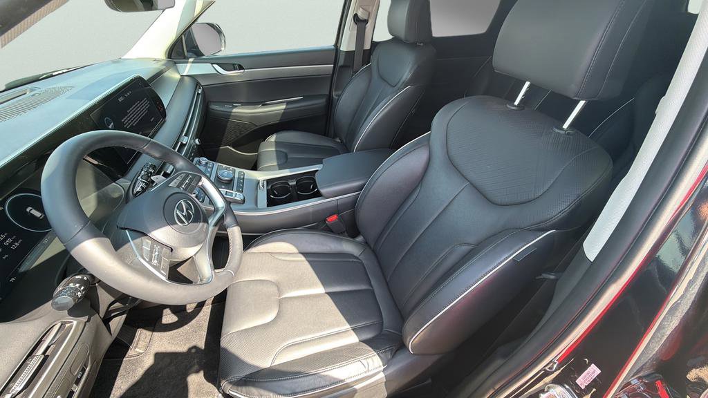 Used 2023 Hyundai Palisade SEL w/ Premium Package image 17