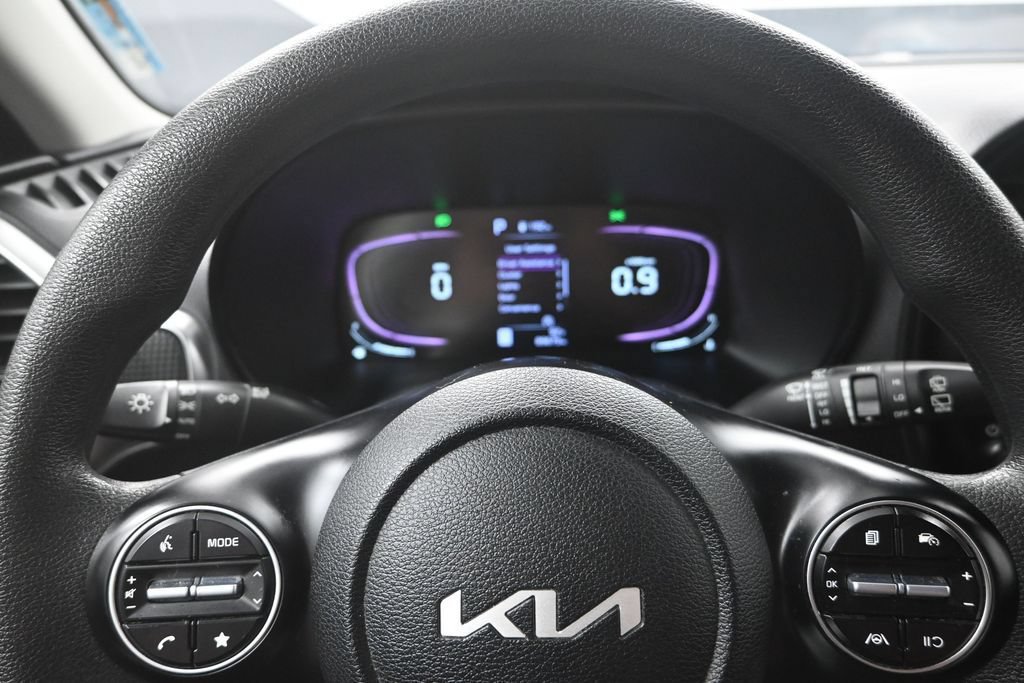Used 2023 Kia Soul LX FWD image 14