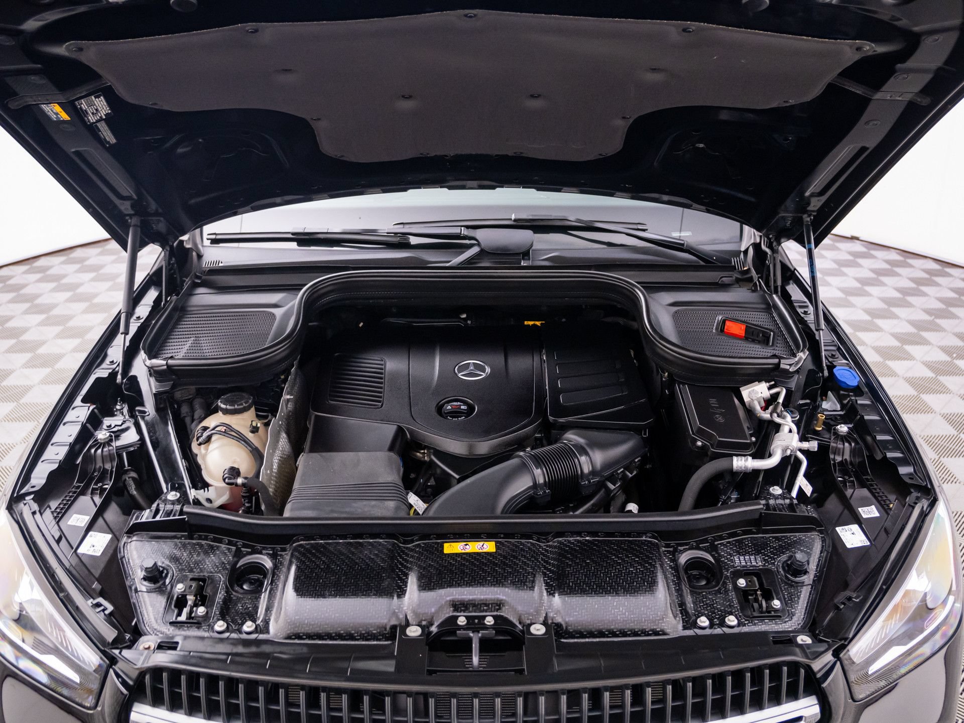 Used 2024 Mercedes-Benz GLE 350 4MATIC w/ Winter Package image 33