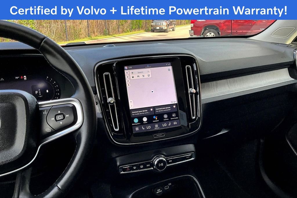 Used 2025 Volvo XC40 B5 Plus AWD/4WD image 8