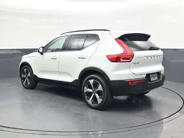 Used 2023 Volvo XC40 B4 Ultimate FWD image 6