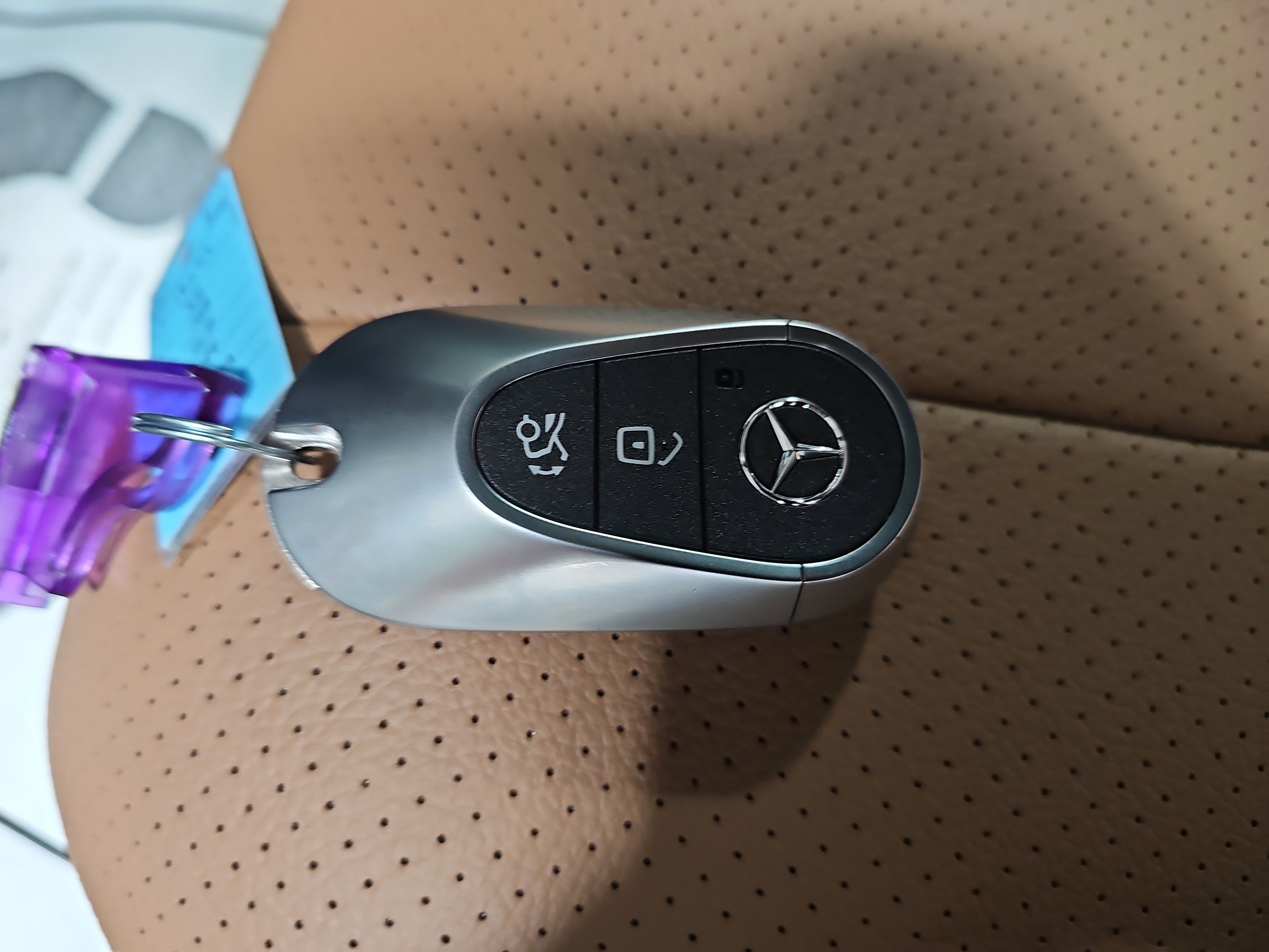 New 2026 Mercedes-Benz CLE 300 4MATIC Cabriolet image 38