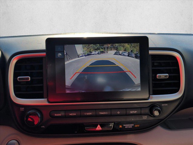 Used 2025 Hyundai Venue SEL FWD image 15
