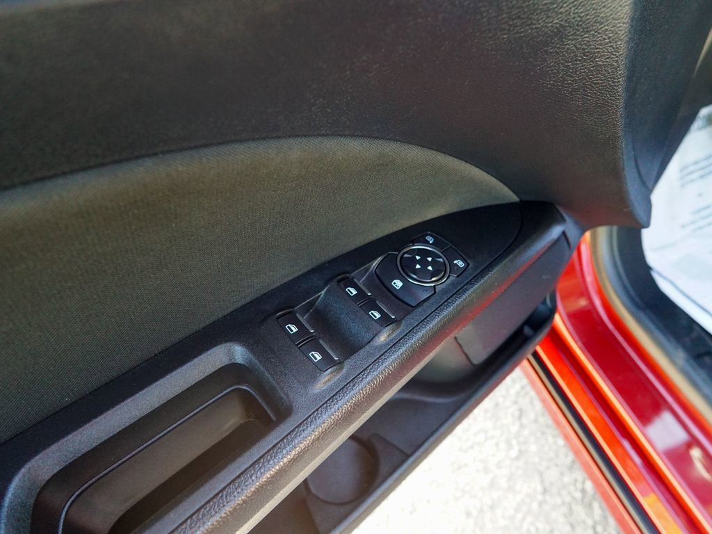 Used 2018 Ford Fusion SE w/ Fusion SE Technology Package FWD image 15