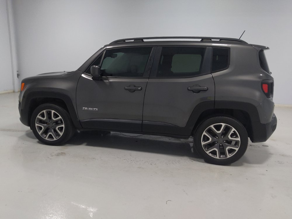 Used 2016 Jeep Renegade Latitude w/ Cold Weather Group AWD/4WD image 3