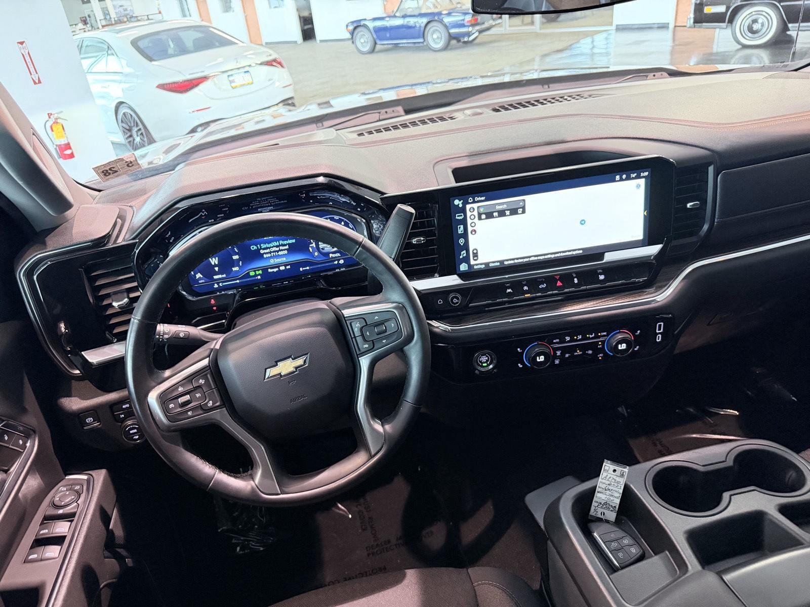 Used 2023 Chevrolet Silverado 1500 LT AWD/4WD image 39