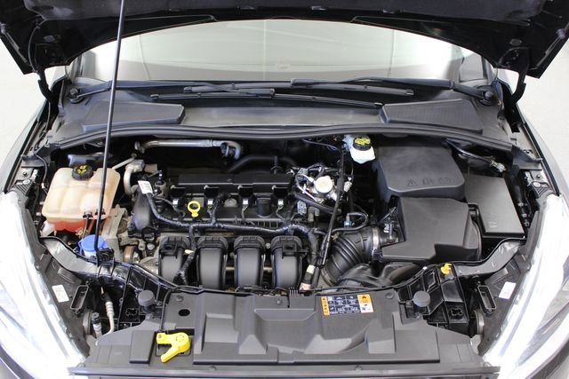 Used 2018 Ford Focus Titanium w/ Titanium Technology Package FWD image 31