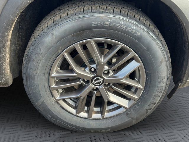 Used 2023 Nissan Rogue S image 30